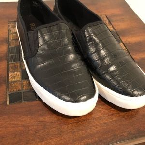 Report platform sneaker. Super comfortable.